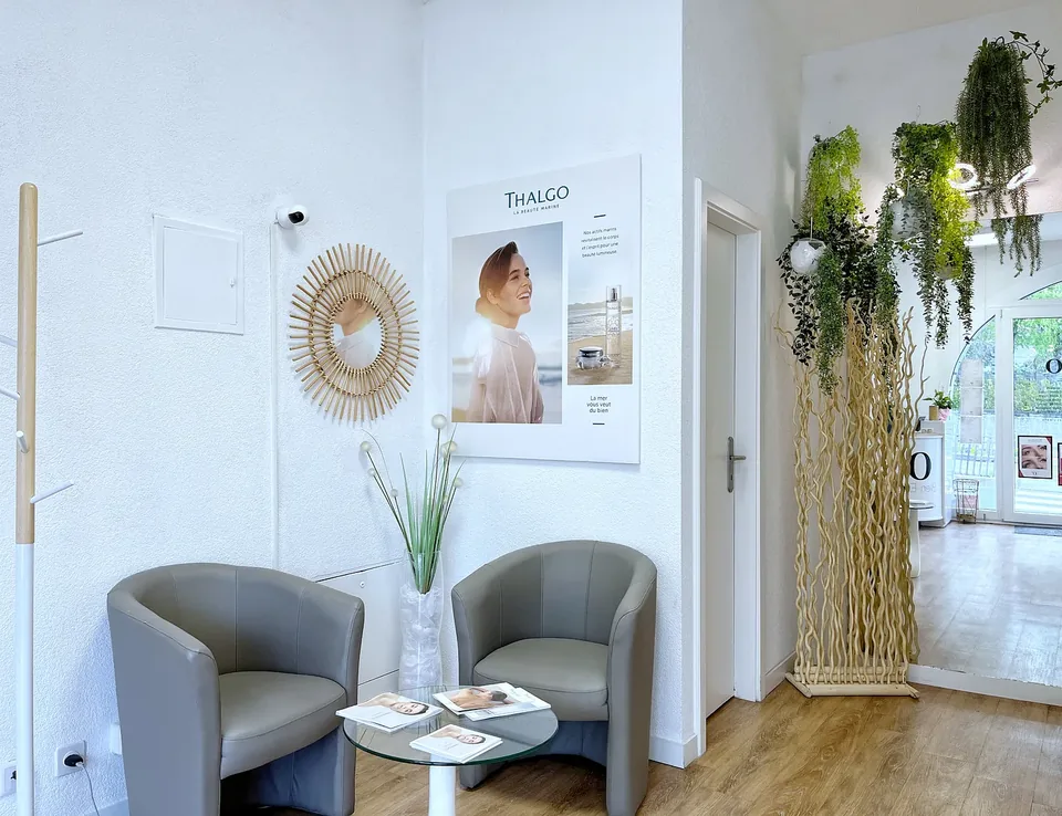 L'espace d'attente de l'institut Ô'Bien-Être à Chêne-Bourg